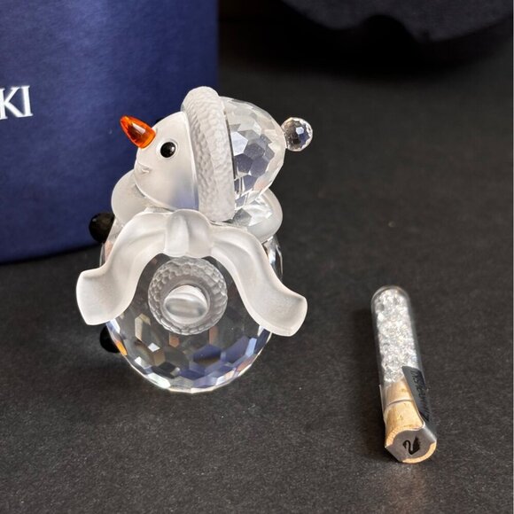 Swarovski Crystal Snowman Figurine Crystal Snowflakes Box New 250229 - Picture 2 of 12